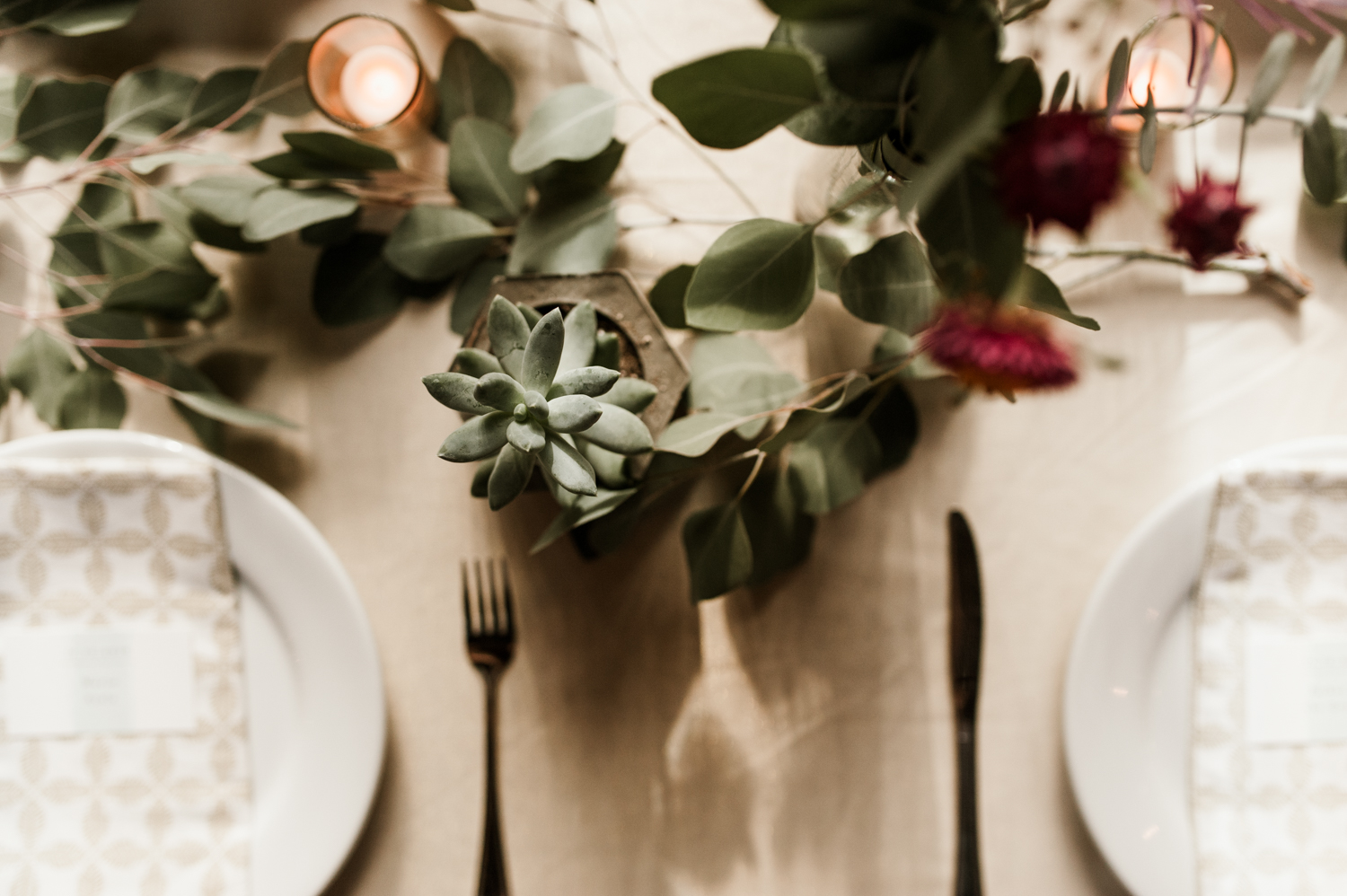 Flower details of a bohemian wedding table setting. By Chico Wedding Photographer Briana Morrison