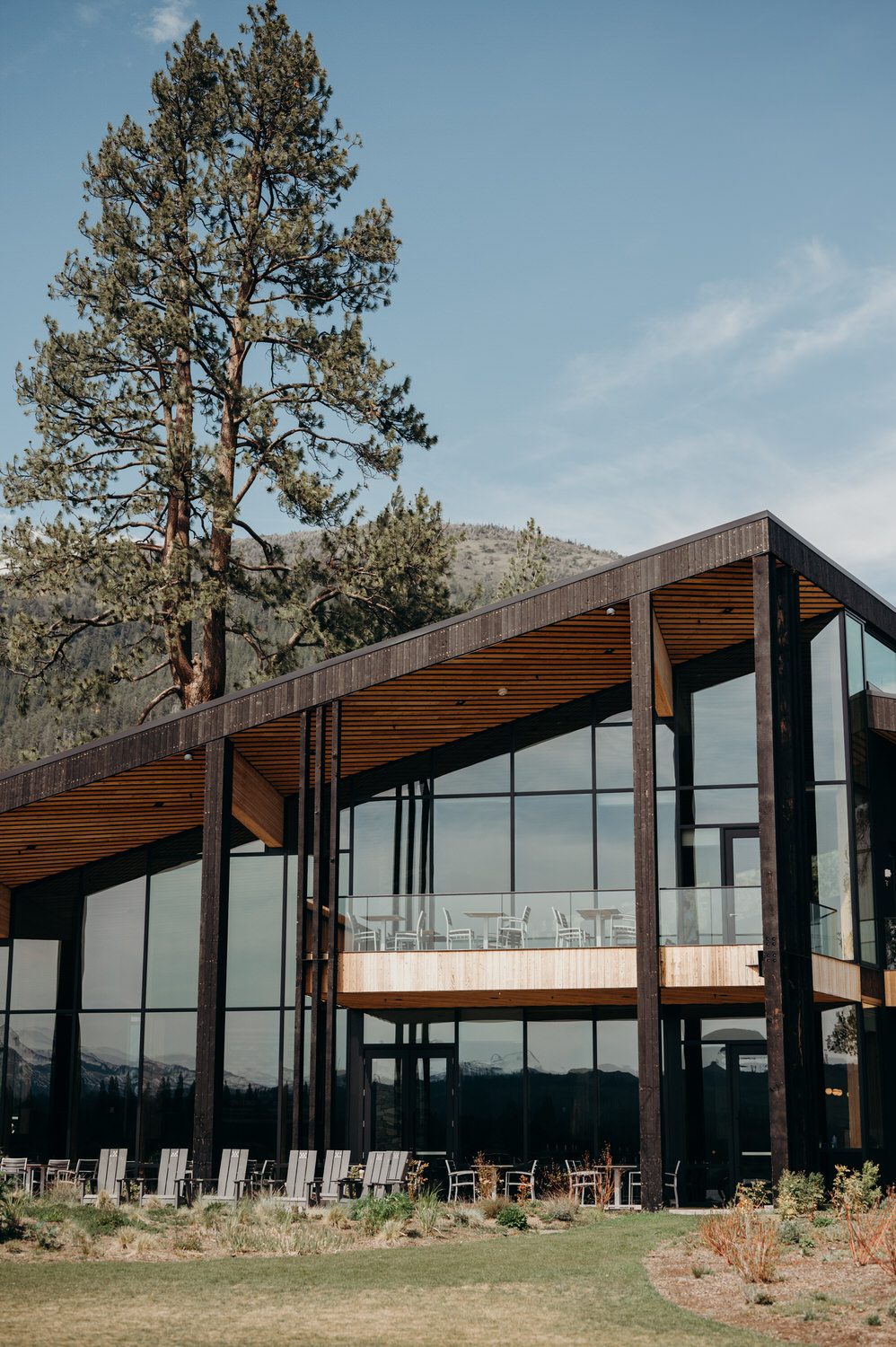 Black Butte Ranch lodge - a beautiful and modern wedding venue with hardwood floors and floor to ceiling windows.