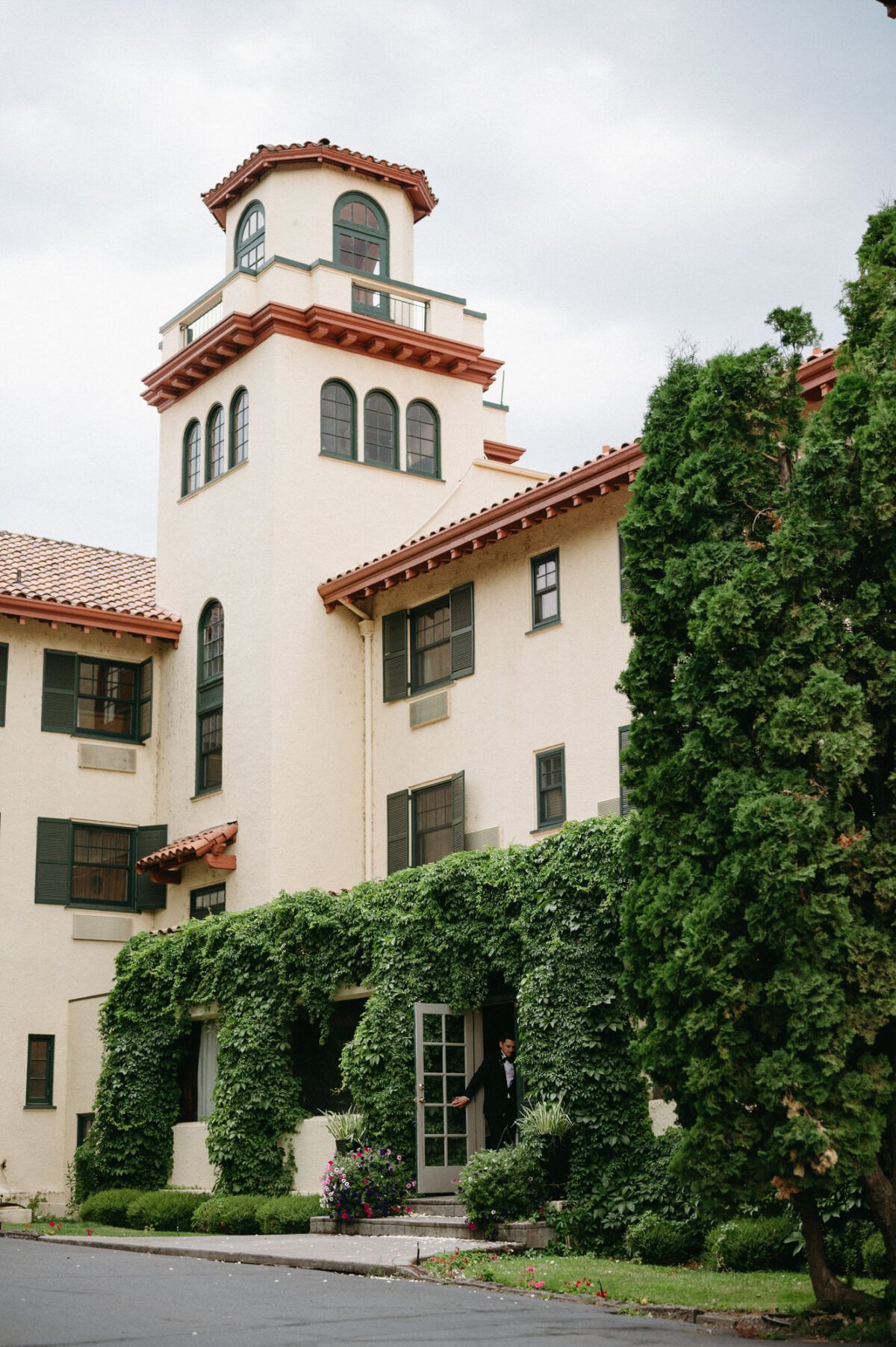 Columbia River Gorge wedding venue, the Columbia Gorge Hotel & Spa